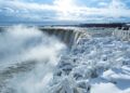 Niagara Şelaleleri’nden buz akıyor