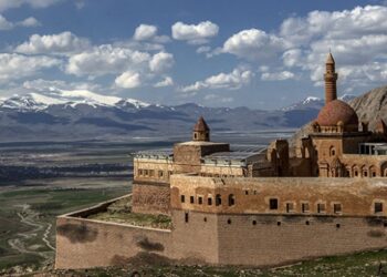 Süslemeleri ve eşsiz mimarisiyle İshak Paşa Sarayı