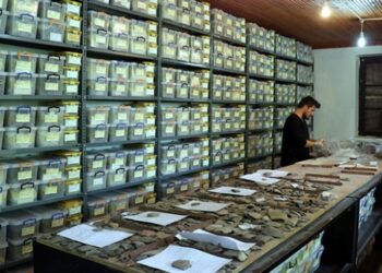 Eski eğitim yuvası tarihe ışık tutuyor