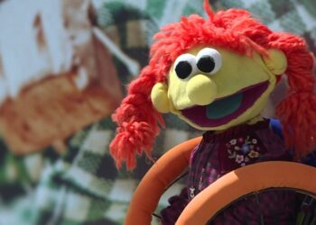 İstanbul’daki etkinlikte kuklalar masal anlattı