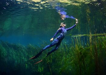 Şahika Ercümen, Akyaka’da dalış yaptı