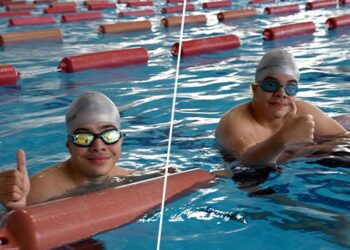 Otizmli ikizlerin hedefi milli forma