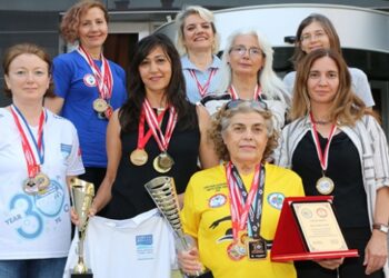 Bozkırın kadınları açık denizde madalyaya doymuyor