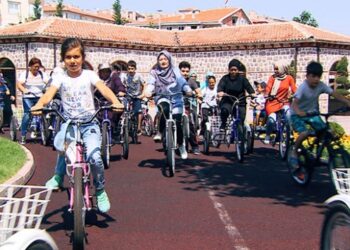 Altındağlı kadınlar buluşup bisiklet sürüyor