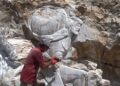 Edremitli sanatçı dağlara resim ve heykel yapıyor