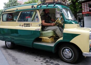 Ankara’nın nostaljik aracı görenleri hayran bırakıyor