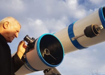 Kurduğu gözlemevinde astronomi eğitimi verecek