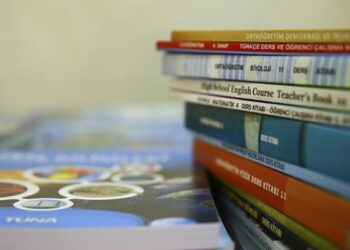 Ders kitaplarının dağıtımında plastik poşetler kullanılmayacak