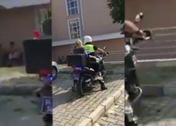 Sakarya’da geç kalan öğrencileri sınava polis ekipleri yetiştirdi