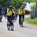 Pedallarını köy okulundaki çocuklar için çevirdiler