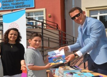 Plastik şişe getirene kitap hediye