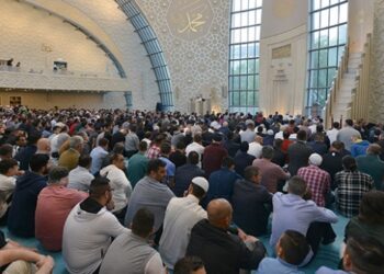 Dünyada Ramazan Bayramı sevinçle kutlanıyor