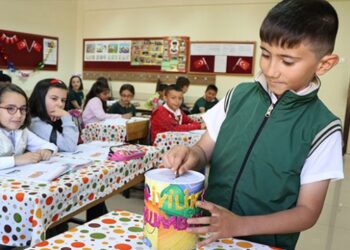 Minik öğrenciler ramazanda yetimleri ve yoksul aileleri unutmadı