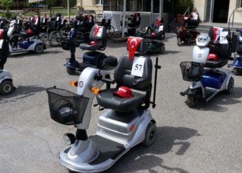 125 engellinin akülü araç ve tekerlekli sandalye sevinci