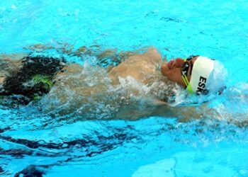 Otizmli yüzücü 3 yıla 28 madalya sığdırdı