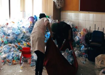 Öğrenciler doğayı 1,5 ton atıktan kurtardı