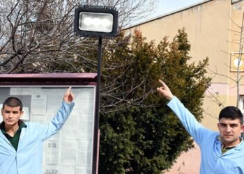 Öğrenciler okulun bahçesini “güneş”le aydınlatıyor