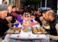 Tanrı misafirleri için 14 yıldır iftar sofrası kuruyorlar