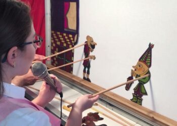 Türkiye’nin ilk kadın Karagöz ustası