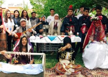 Aydın’da türküler ve manilerle kuşakları bir araya getiren etkinlik