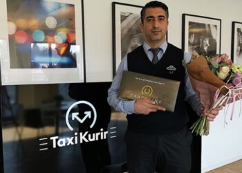 İsveç’te kahraman ilan edilen Türk taksici ödüllendirildi