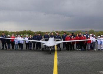 Gökyüzünde 23 Nisan coşkusu