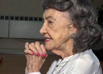 100 yaşındaki yoga eğitmeni ders vermeye devam ediyor