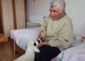 Çay tiryakisi sevimli kuzu