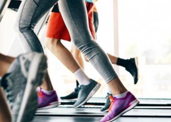 Spor yapanlar çok para kazananlara göre daha mutlu