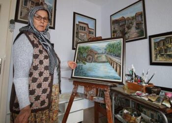 63 yaşındaki ev hanımı 16’ncı resim sergisini açıyor