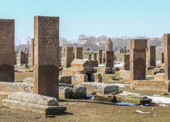 Tarihi ve doğal güzellikleriyle “sakin şehir” Ahlat