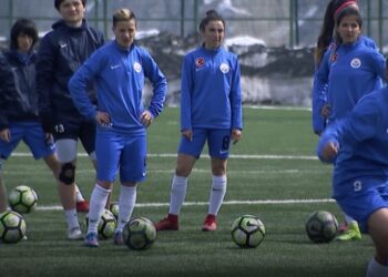 Türkiye’de tabuları yıkan kadın futbol takımı: Hakkarigücü