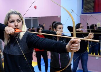 Okçuluk kadın kemankeşlerin elinde canlanıyor