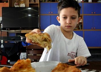 Sırbistan’ın en genç börek ustası aile geleneğini sürdürmek istiyor