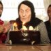 107 yaşındaki Hamide nineye öğrencilerden sürpriz doğum günü