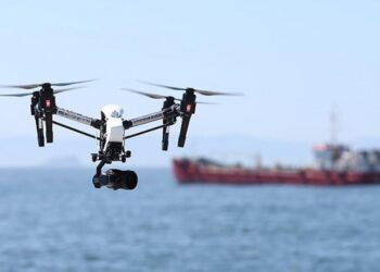 Denizi kirleten gemiler havadan tespit ediliyor