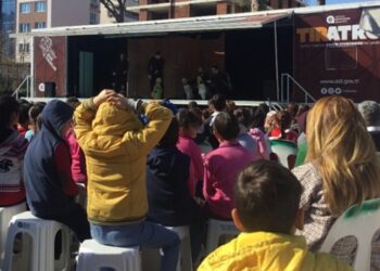 Tiyatro tırı 11 bin 535 öğrenciye ulaştı