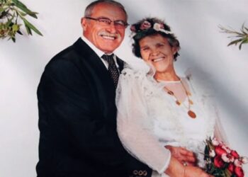 Yıllar sonra düğün fotoğrafı çektirdiler