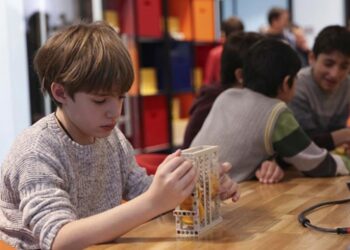 Özel yetenekli öğrenciye TÜBİTAK bursu geliyor