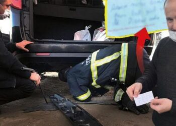 Arabanın camına bırakılan not can kurtardı