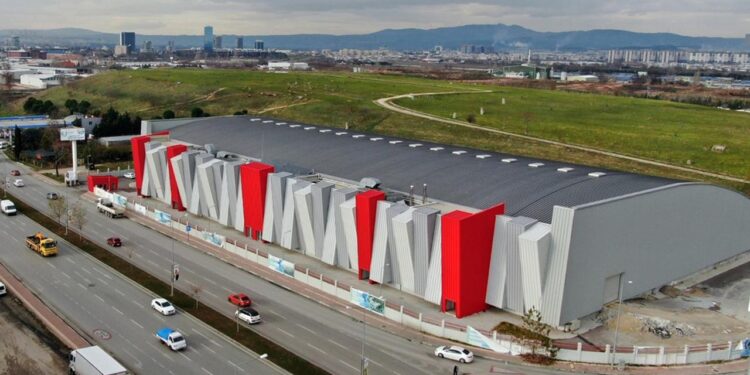 Türkiye’nin en büyük atletizm salonu açılış için gün sayıyor