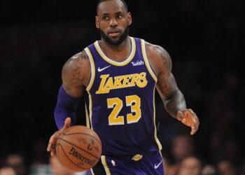 LeBron James, Associated Press (AP) tarafından Yılın En İyi Erkek Sporcusu seçildi