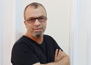 İlk romanıyla ödül kazandı