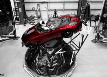Musk’ın Tesla’sı uzaya gidiyor