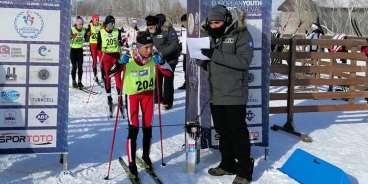 Kayaklı Koşu Uluslararası FIS Yarışması Erzurum’da başladı