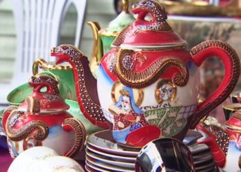 Birbirinden özel antika ürünler Ankara’da meraklısına sunuluyor