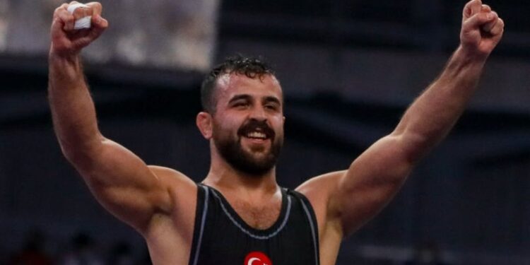 Kotanoğlu’ndan gümüş madalya!