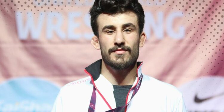 Milli güreşçi Erhan Yaylacı bronz madalya kazandı