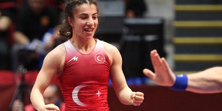 Milli güreşçi Zeynep Yetgil dünya beşincisi oldu