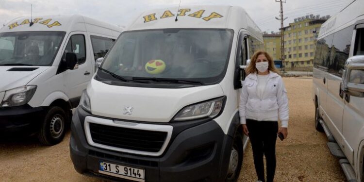 Boşta kalan öğrenci servisleri, sağlık çalışanlarına tahsis edildi